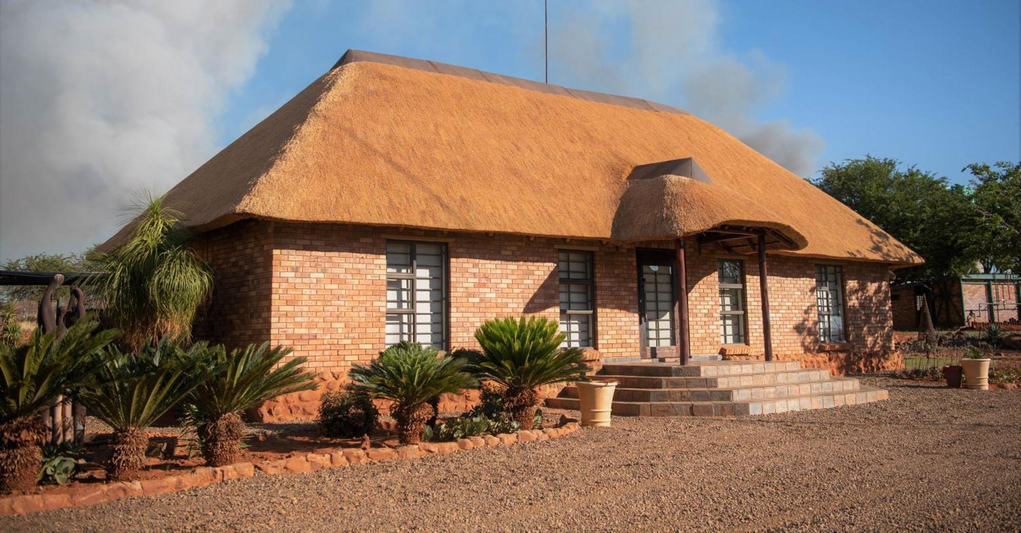 Morakane Safari Lodge Vryburg Quarto foto